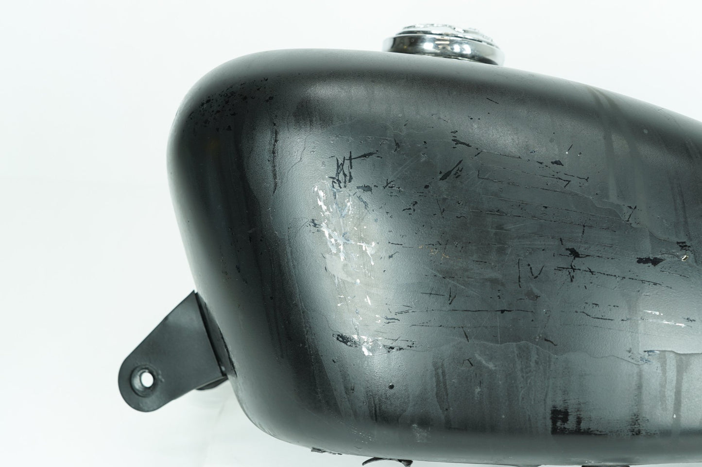 2004 - 2013 Harley-Davidson Sportster Base 883 Fuel Gas Tank Gasoline Reservoir 61348-04