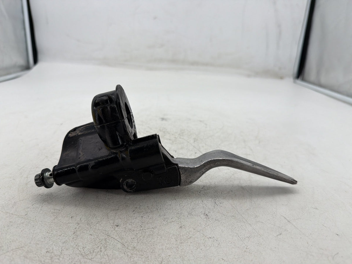 2002 Harley Heritage Softail Classic OEM Front Right Brake Lever Master Cylinder