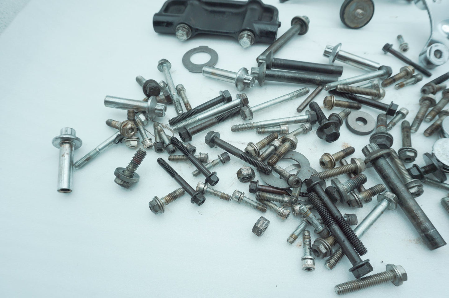 2007 - 2011 Harley-Davidson Touring Electra Glide Engine Motor Hardware Bolts Brackets Bushing 16321-08