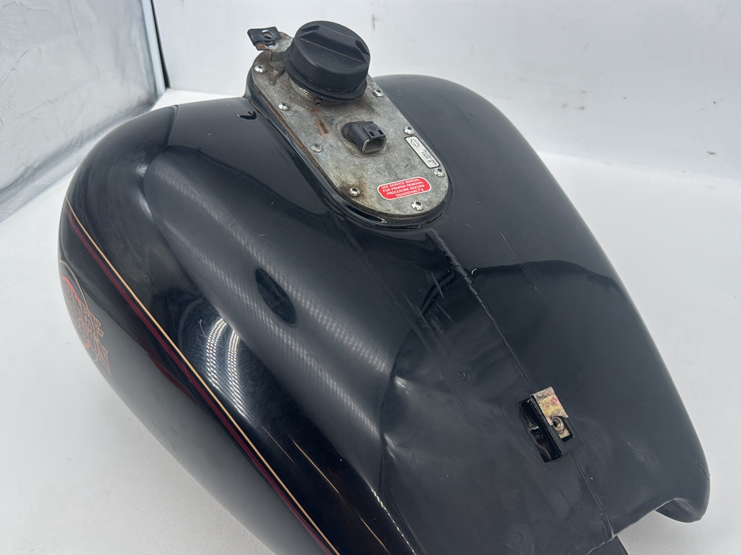 1999 - 2006 Harley-Davidson Touring Electra Glide Classic Fuel Gas Tank Gasoline Reservoir 61356-00