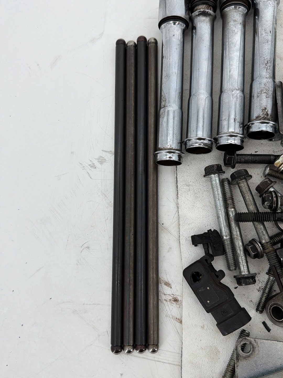 08 Harley Touring Electra Glide Ultra OEM Twin Cam Engine Hardware Bolt Pushrods