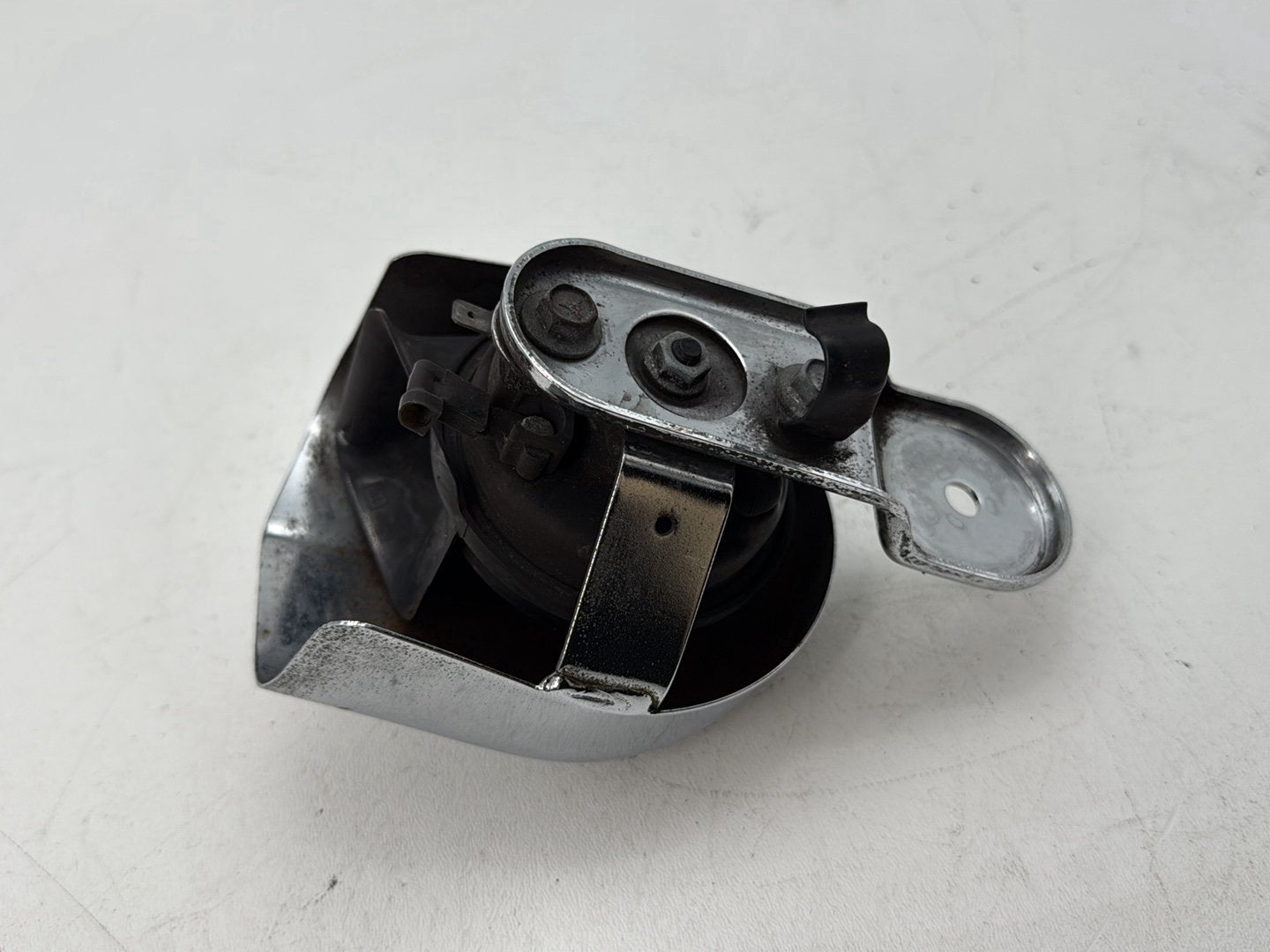 2008 Harley Road King Touring FLHR OEM Horn Signal Klaxon Chrome Cover