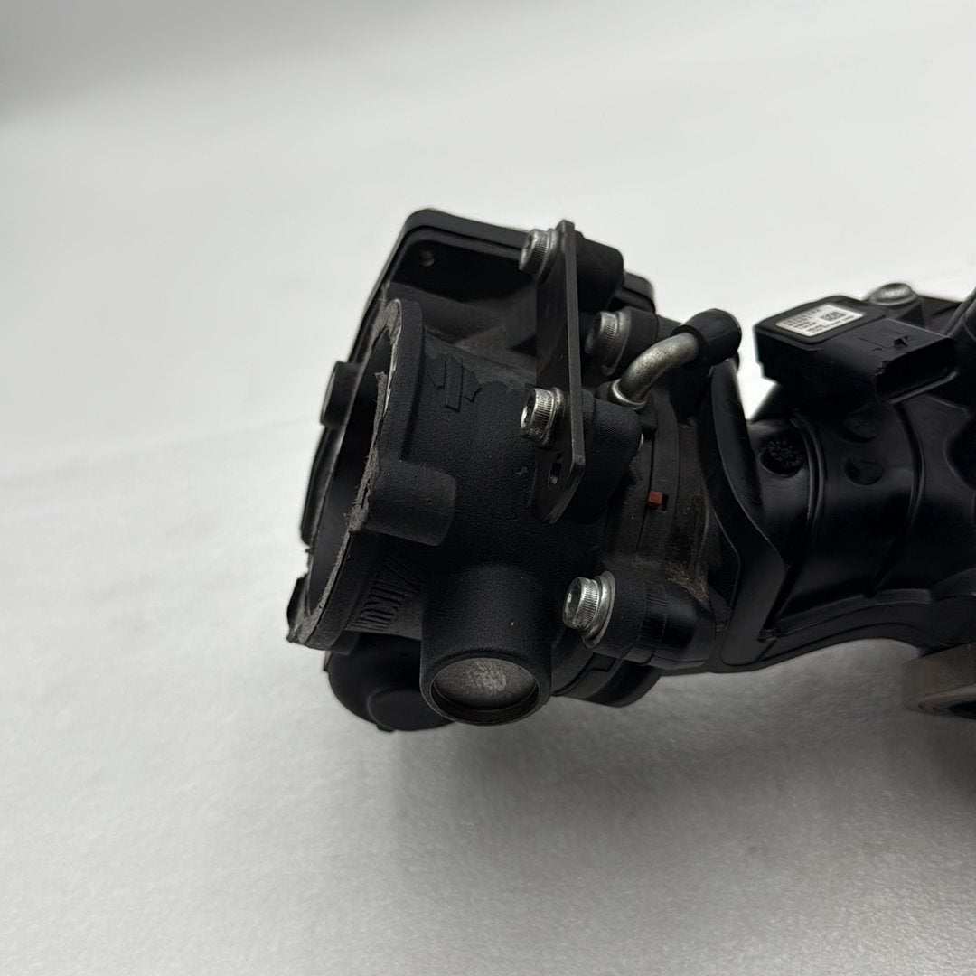 2018 - 2025 Harley-Davidson Softail Fat Bob 114 Engine Intake Manifold Throttle Body 27300122