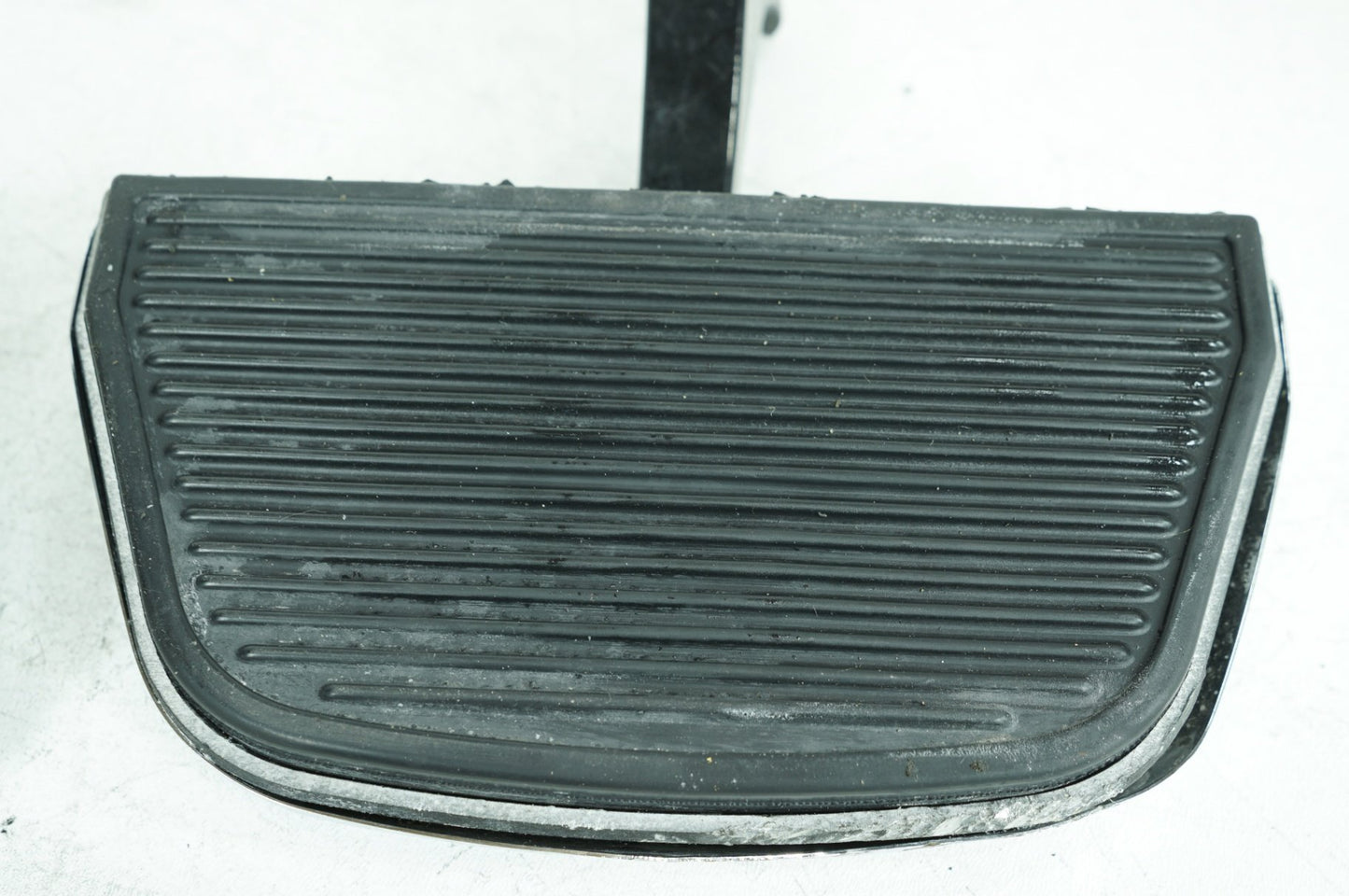 2008 - 2016 Harley-Davidson Touring Electra Glide Ultra Left & Right Passenger Floorboard Foot Rest 50613-91A