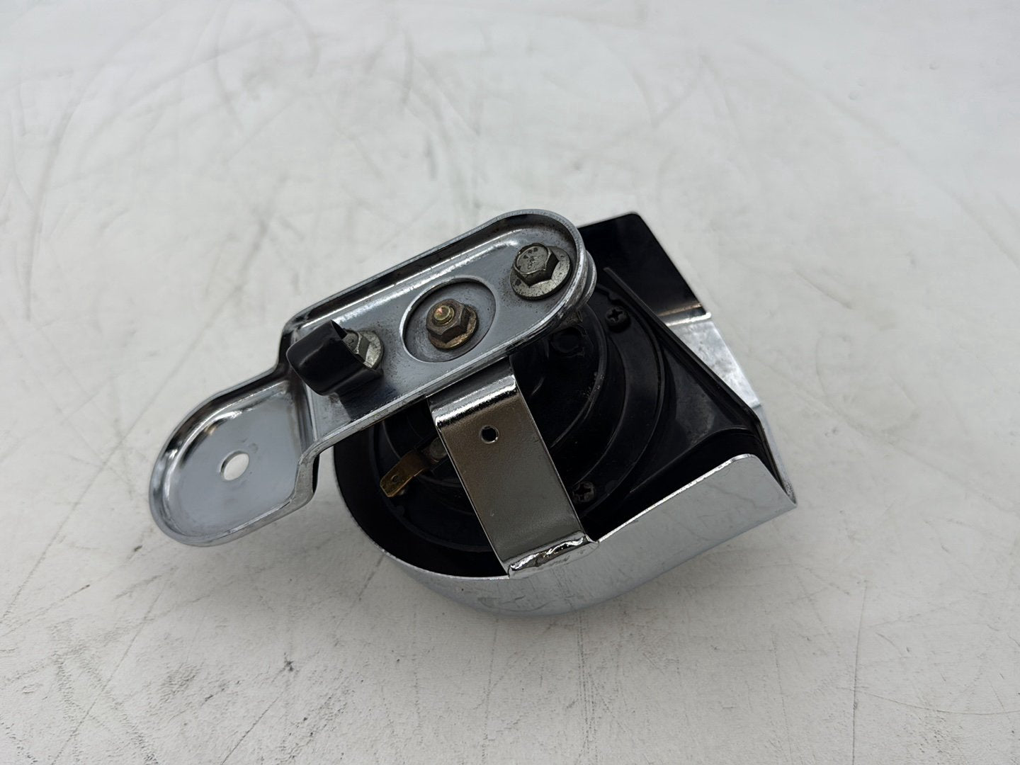 2005 Harley Heritage Softail Classic FLSTCI OEM Horn Signal Klaxon Chrome Cover