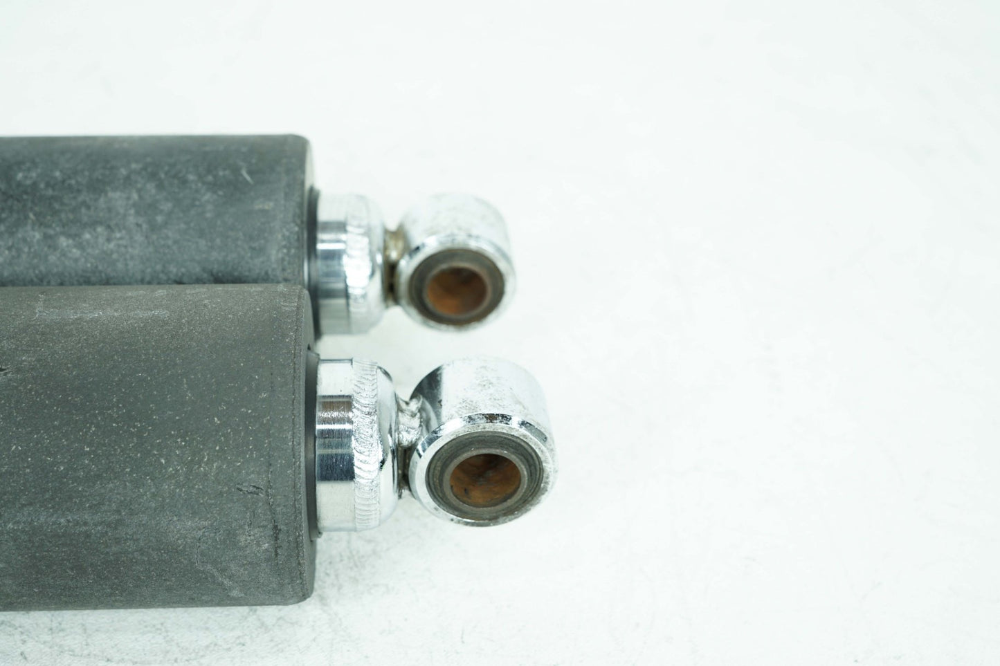 2000 - 2006 Harley-Davidson Softail Fat Boy Rear Left Right Shock Absorbers 54508-00A