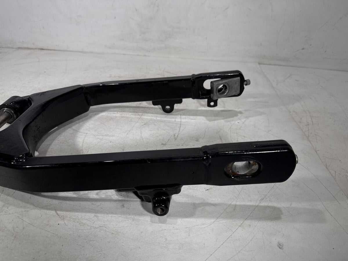 2017 Harley Dyna Street Bob FXDB OEM Rear Fork Swingarm Swing Arm