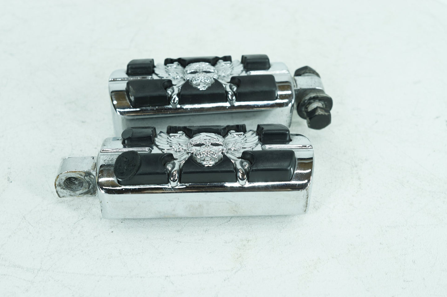2000 - 2006 Harley-Davidson Softail Deuce Left & Right Step Foot Rest Pegs B07NVXY9VR