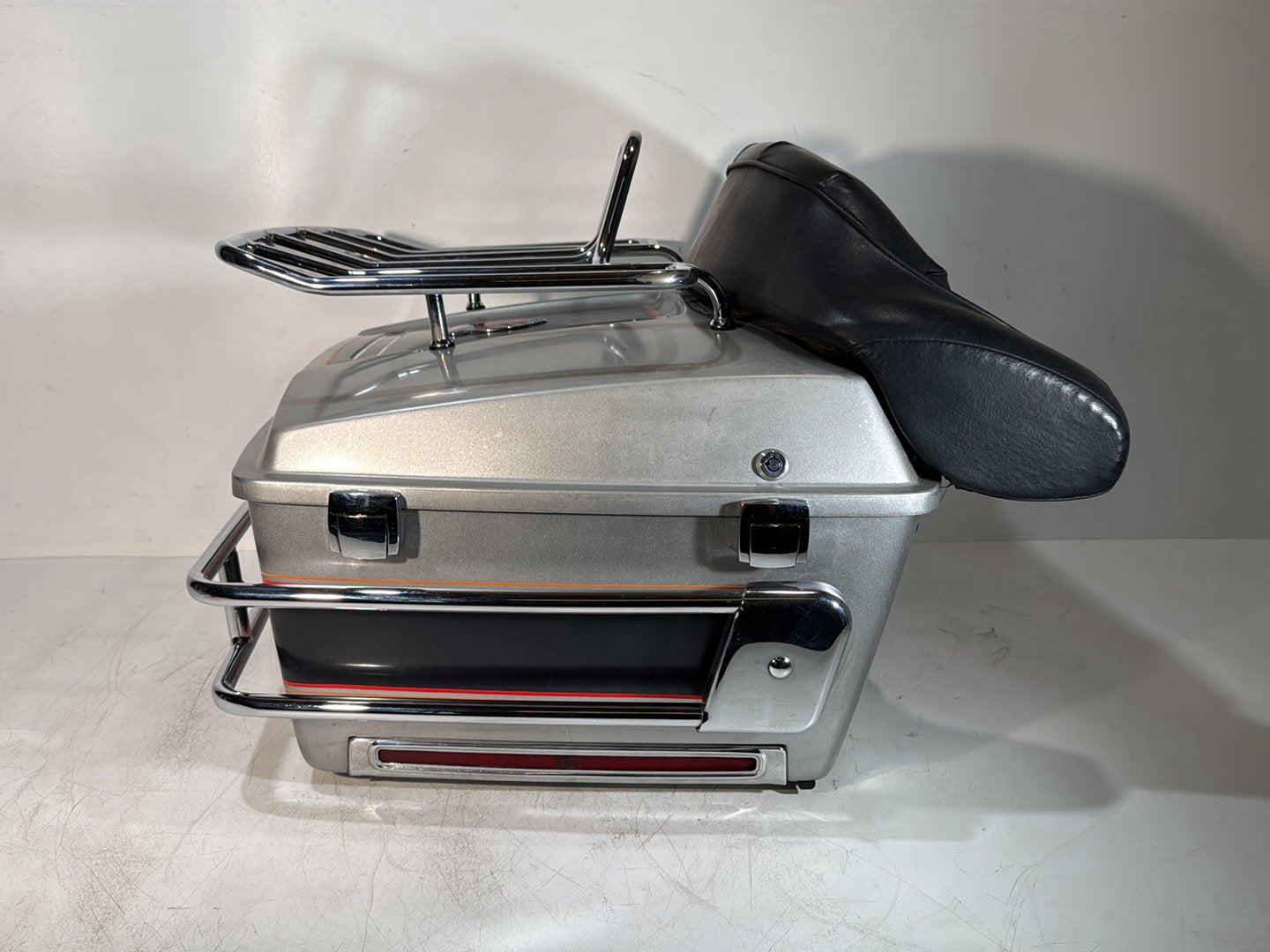 1984 - 1998 Harley-Davidson Touring Electra Glide Classic Rear Tour Pak Trunk Luggage Box NOKey 53275-90
