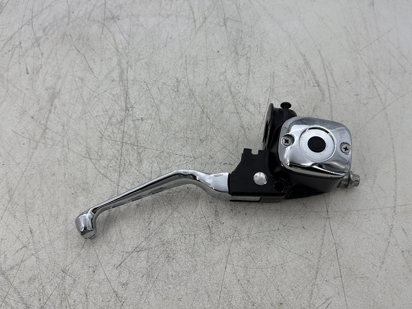 2000 Harley Softail FLSTC Heritage Classic OEM Front Right Brake Lever Master Cylinder