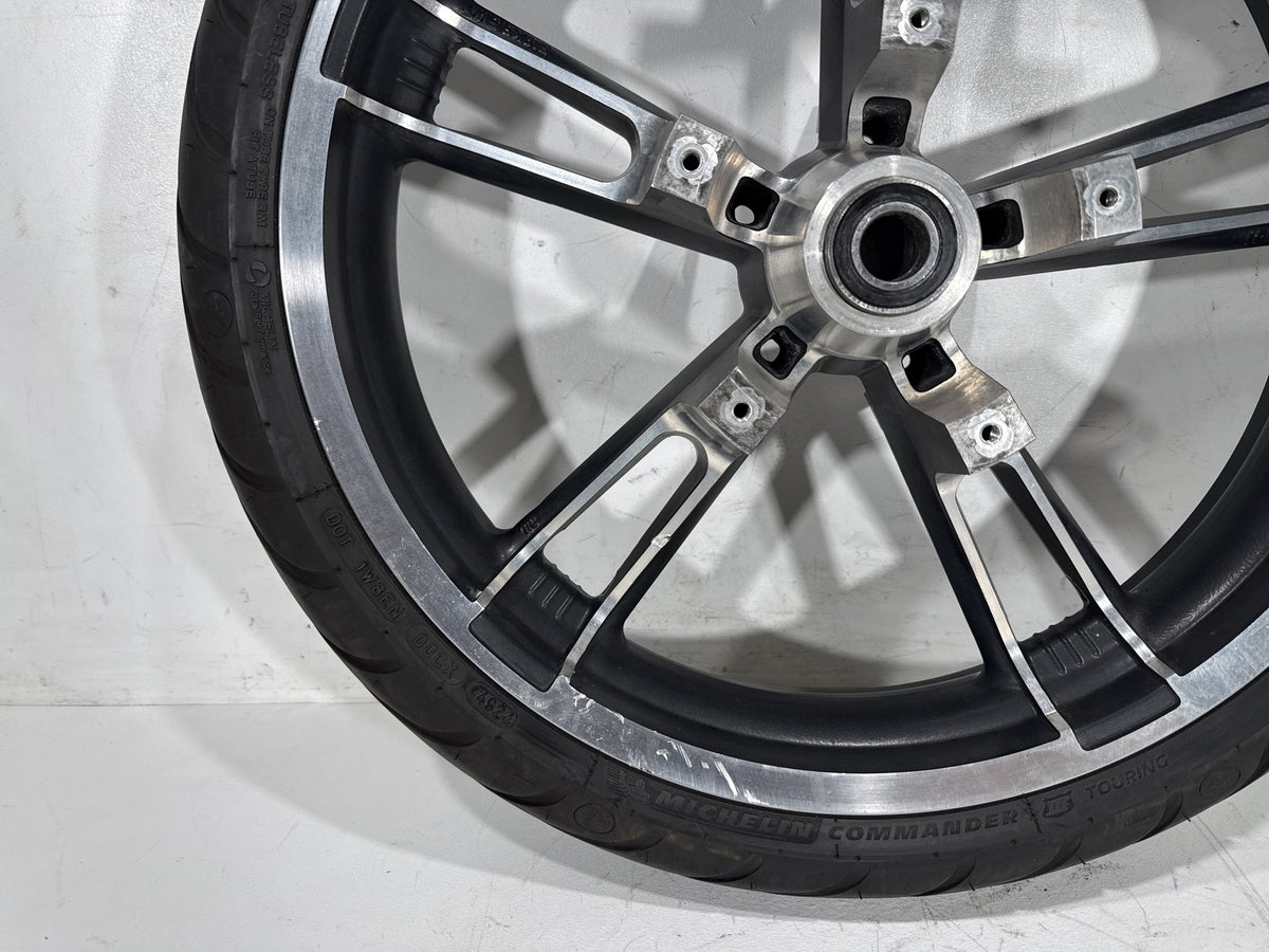 2006 Harley Street Glide Touring FLHX OEM Front Wheel Rim Tire 130/60B19 19"