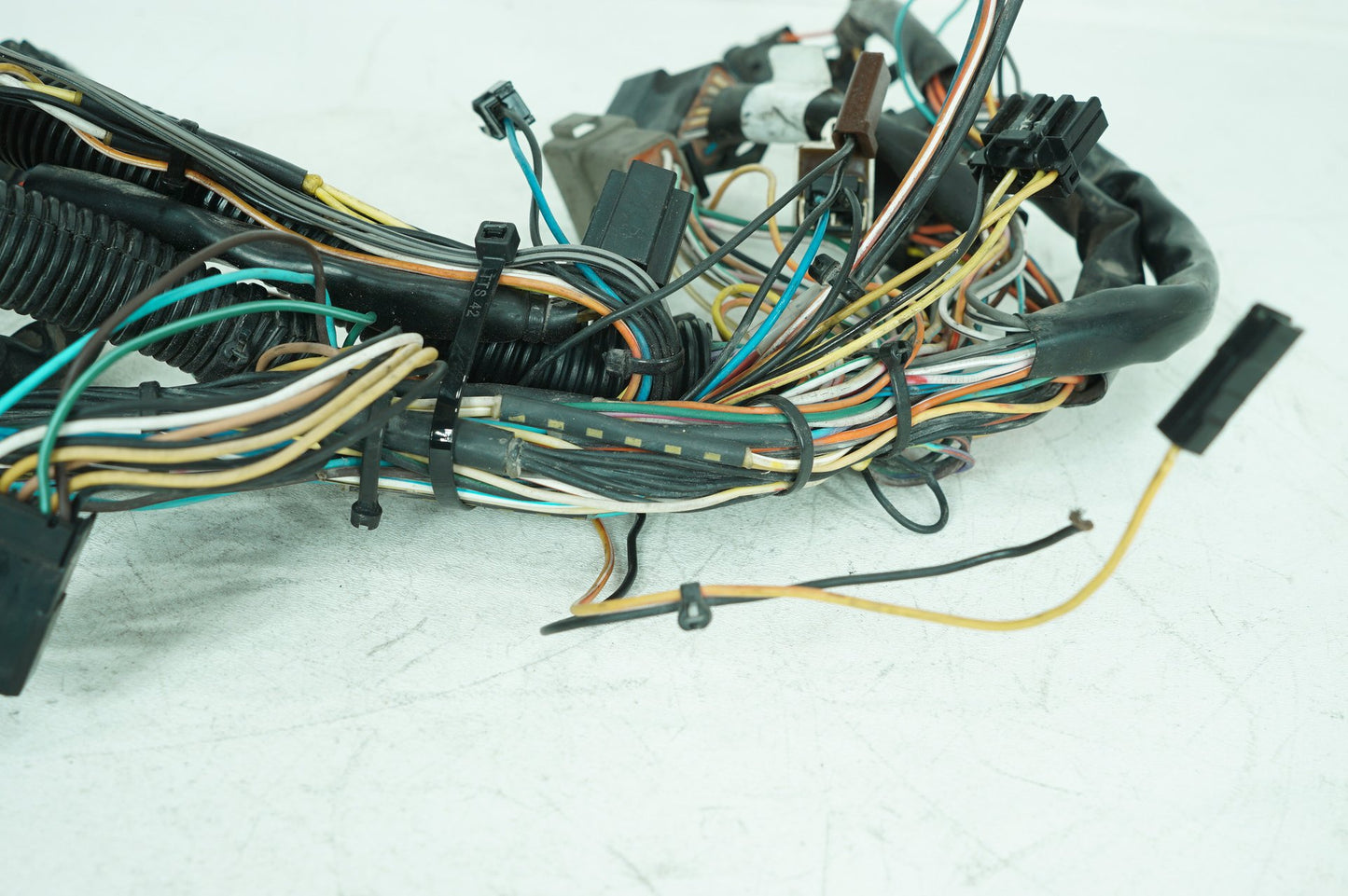 1999 - 2006 Harley-Davidson Touring Electra Glide Classic Front Sub Wiring Harness Loom Interconnect 70232-00