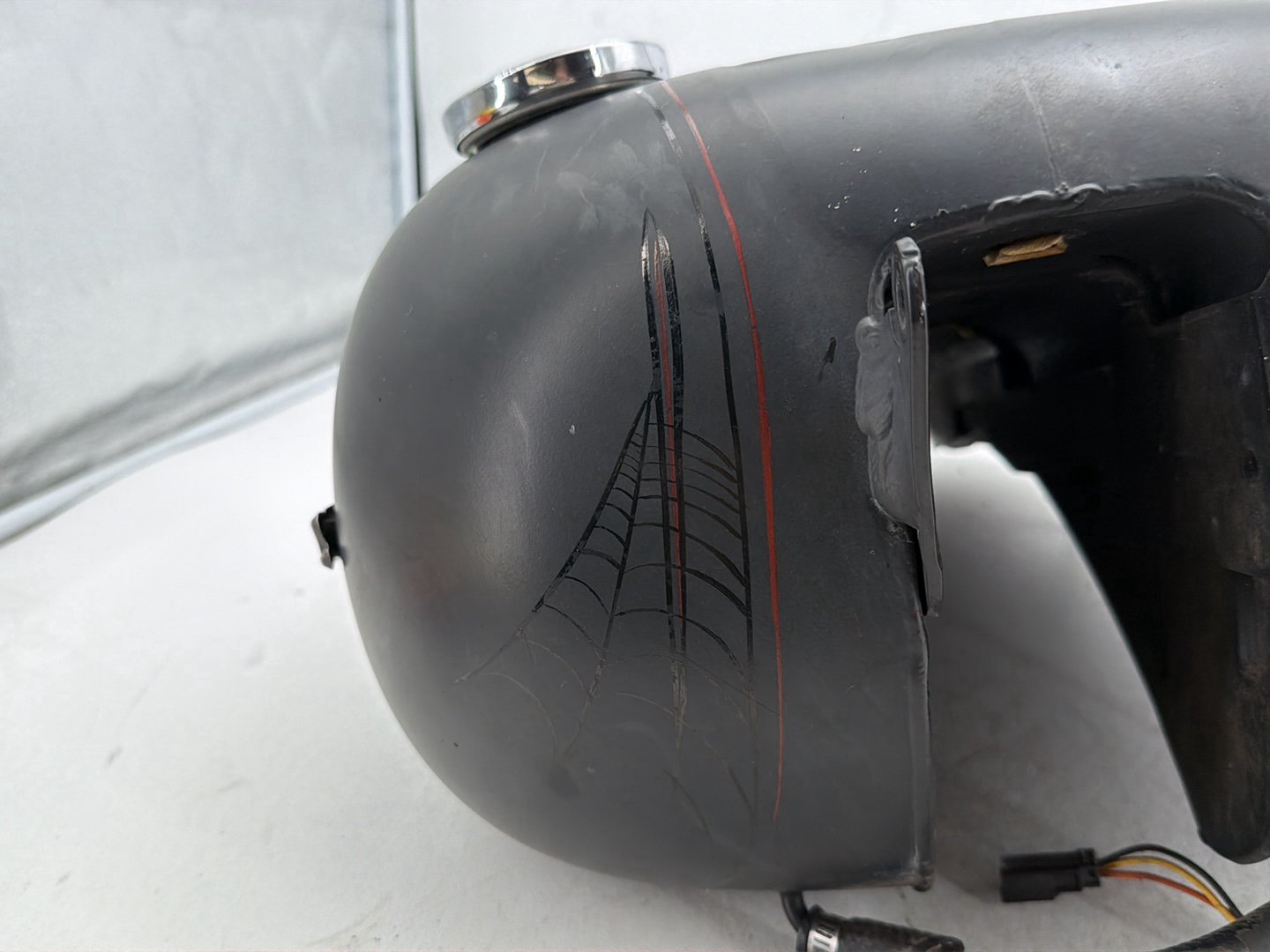 2009 Harley Dyna Street Bob FXDB OEM Fuel Gas Tank Gasoline Reservoir