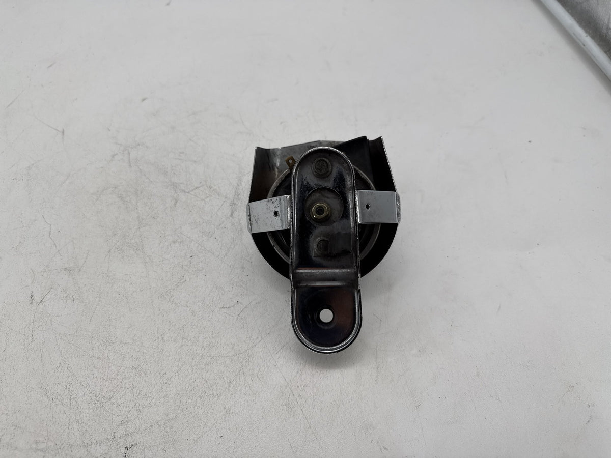 1997 Harley Heritage Softail Classic OEM Horn Signal Klaxon Chrome Cover