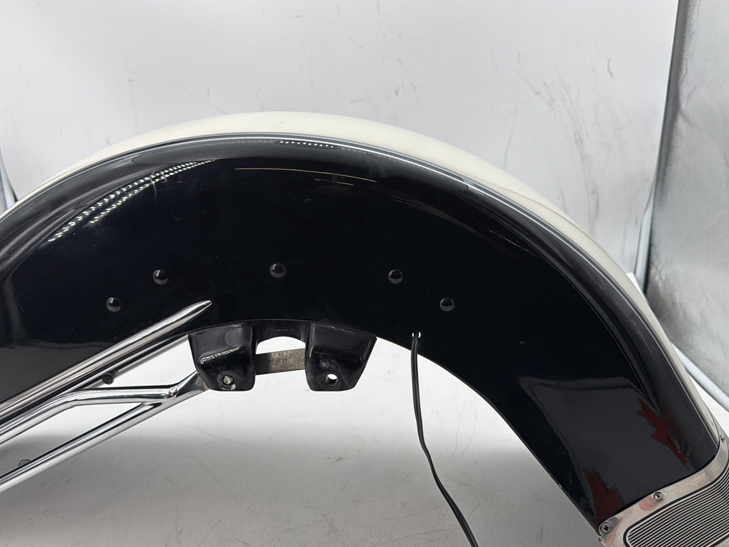 2007 Harley Touring FLHTP Electra Glide Police OEM Front Wheel Fender Shell Panel
