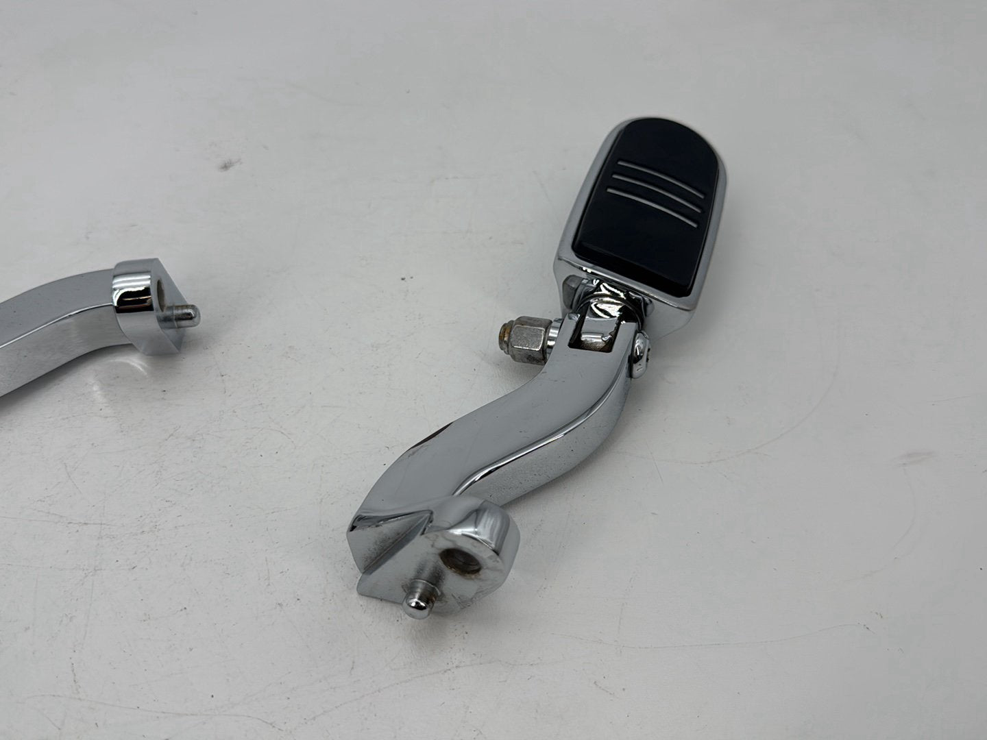 1999 - 2006 Harley-Davidson Touring Road King Custom Passenger Left & Right Foot Pegs 49015-04A