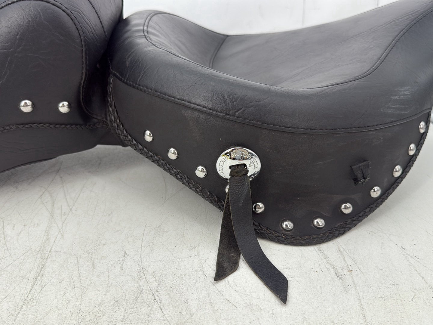 2006 Harley Softail FLSTCI Heritage Classic OEM Passenger Rider Driver Seat Saddle