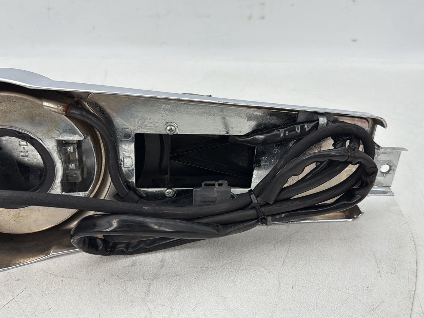 1999 - 2006 Harley-Davidson Touring Electra Glide Ultra Fuel Gas Tank Dash Console NOKey 61270-98A