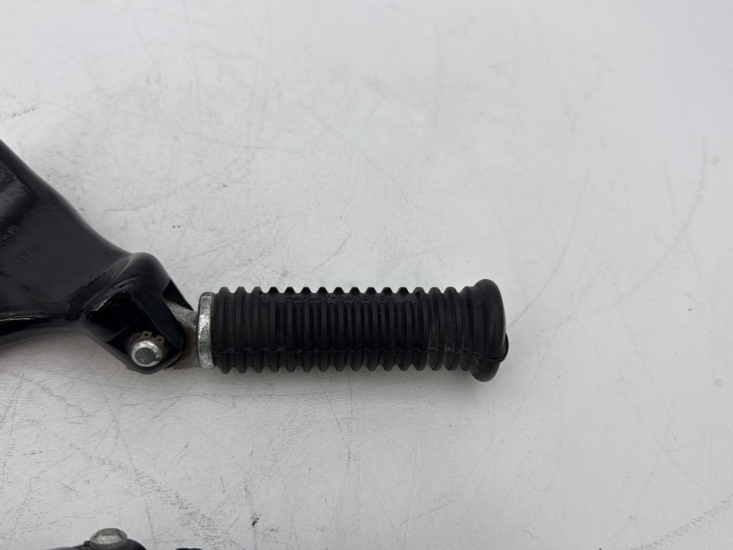 2006 Harley Sportster XL883C 883 Custom OEM Passenger Left & Right Foot Pegs