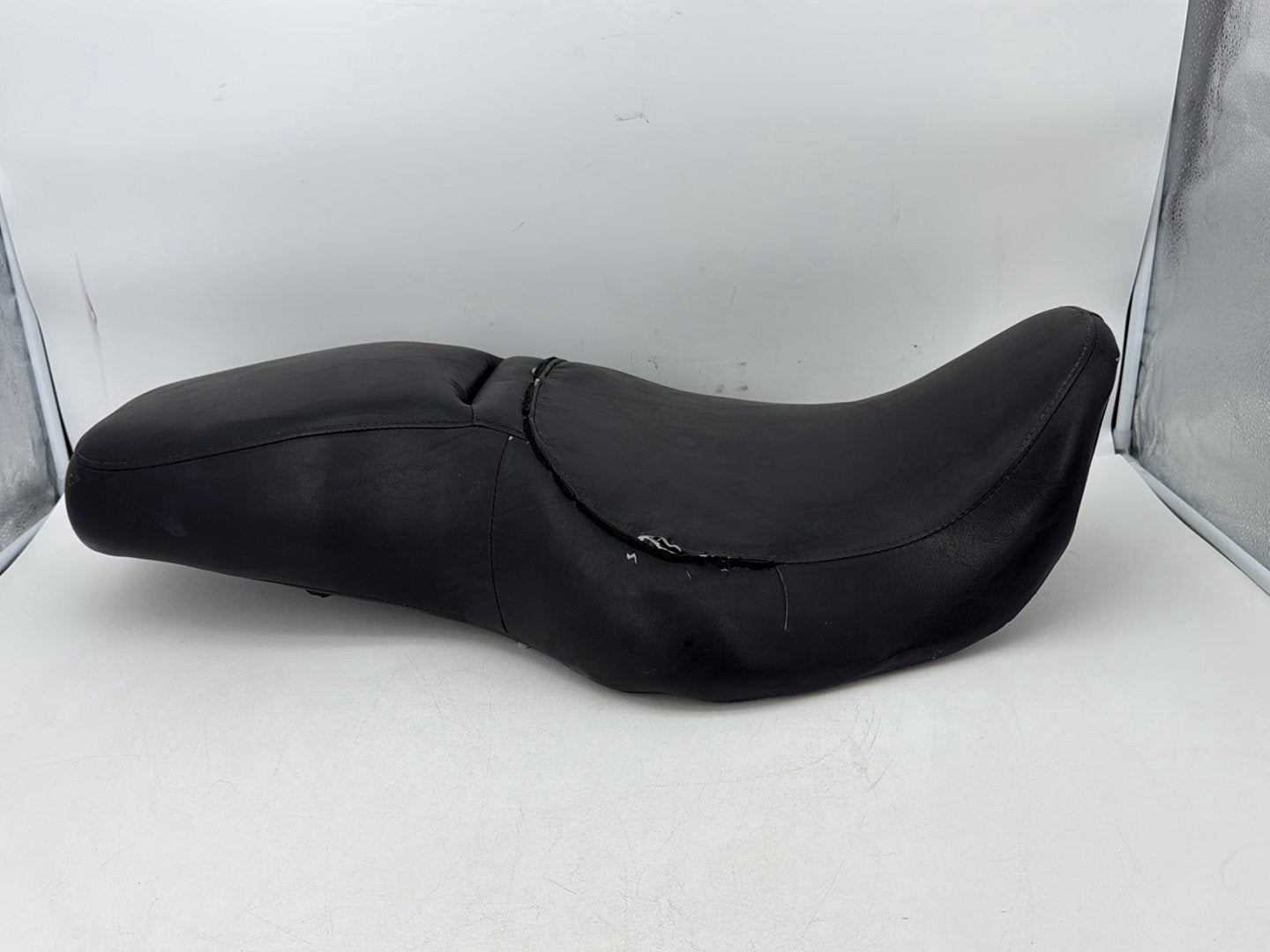 1999 - 2006 Harley-Davidson Touring Electra Glide Passenger Rider Driver Seat Saddle 51703-05