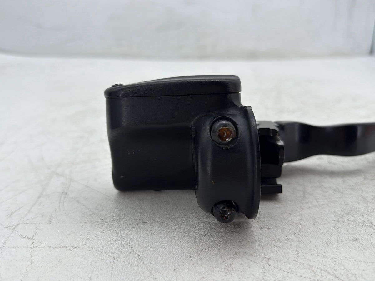 2019 Harley Softail Street Bob FXBB OEM Front Right Brake Lever Master Cylinder