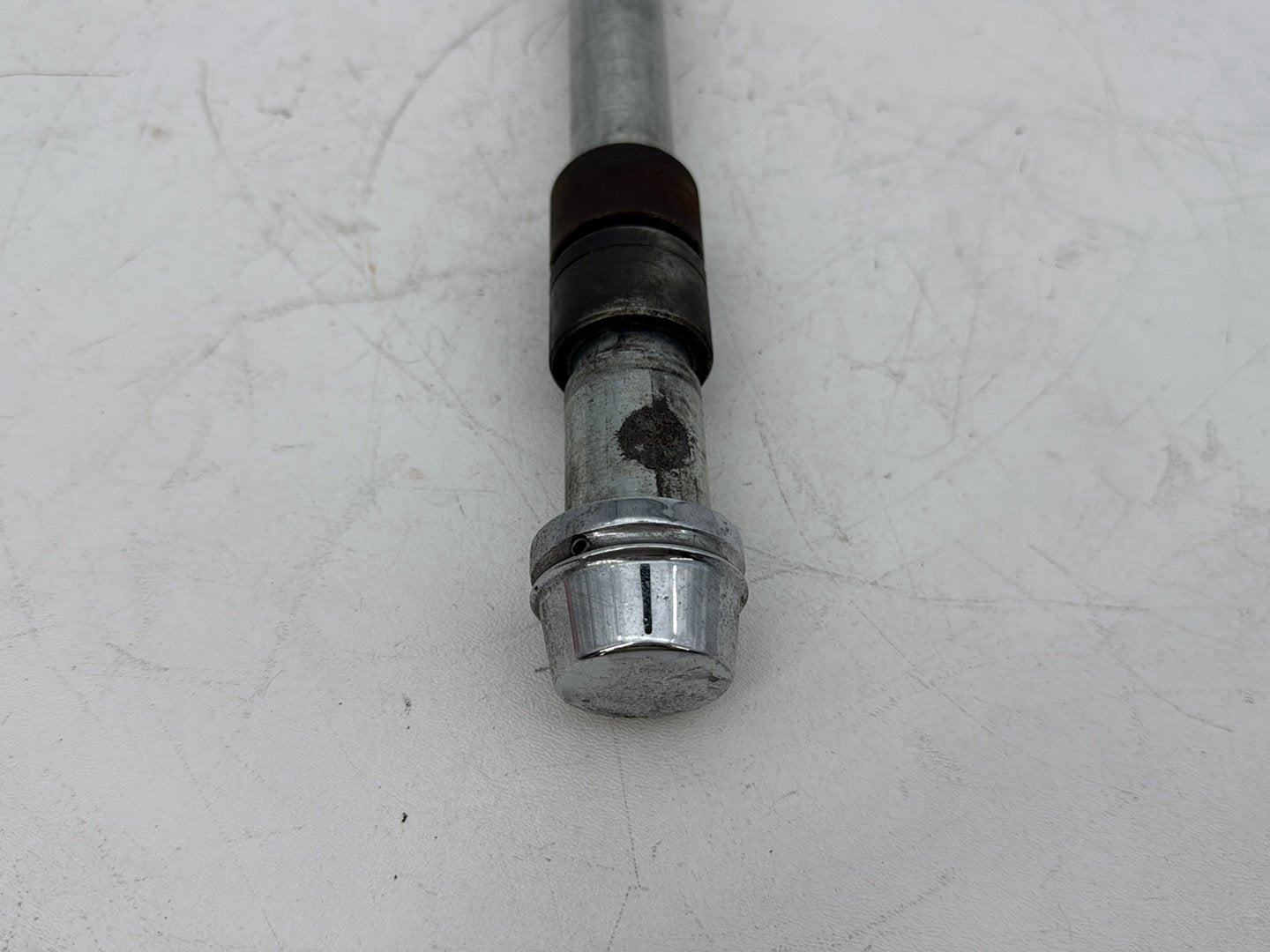 1999 - 2006 Harley-Davidson Touring Road King Police Front Wheel Axle Bolt Shaft 43364-00