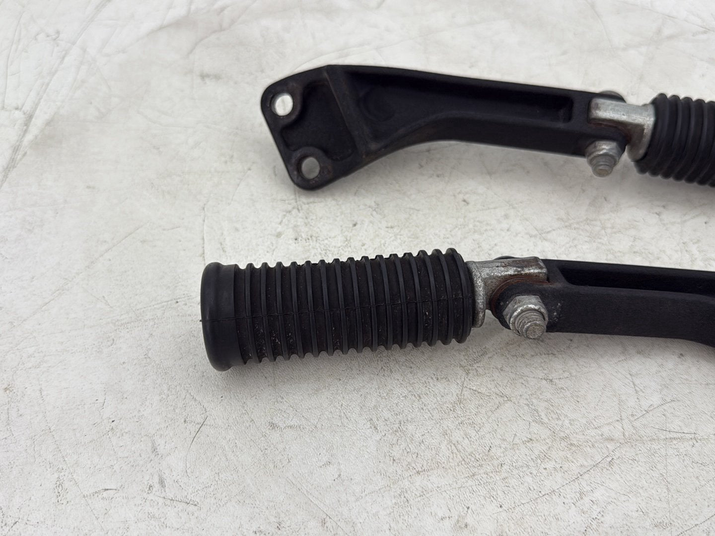 2015 Harley Dyna Low Rider FXDL OEM Passenger Left & Right Foot Pegs
