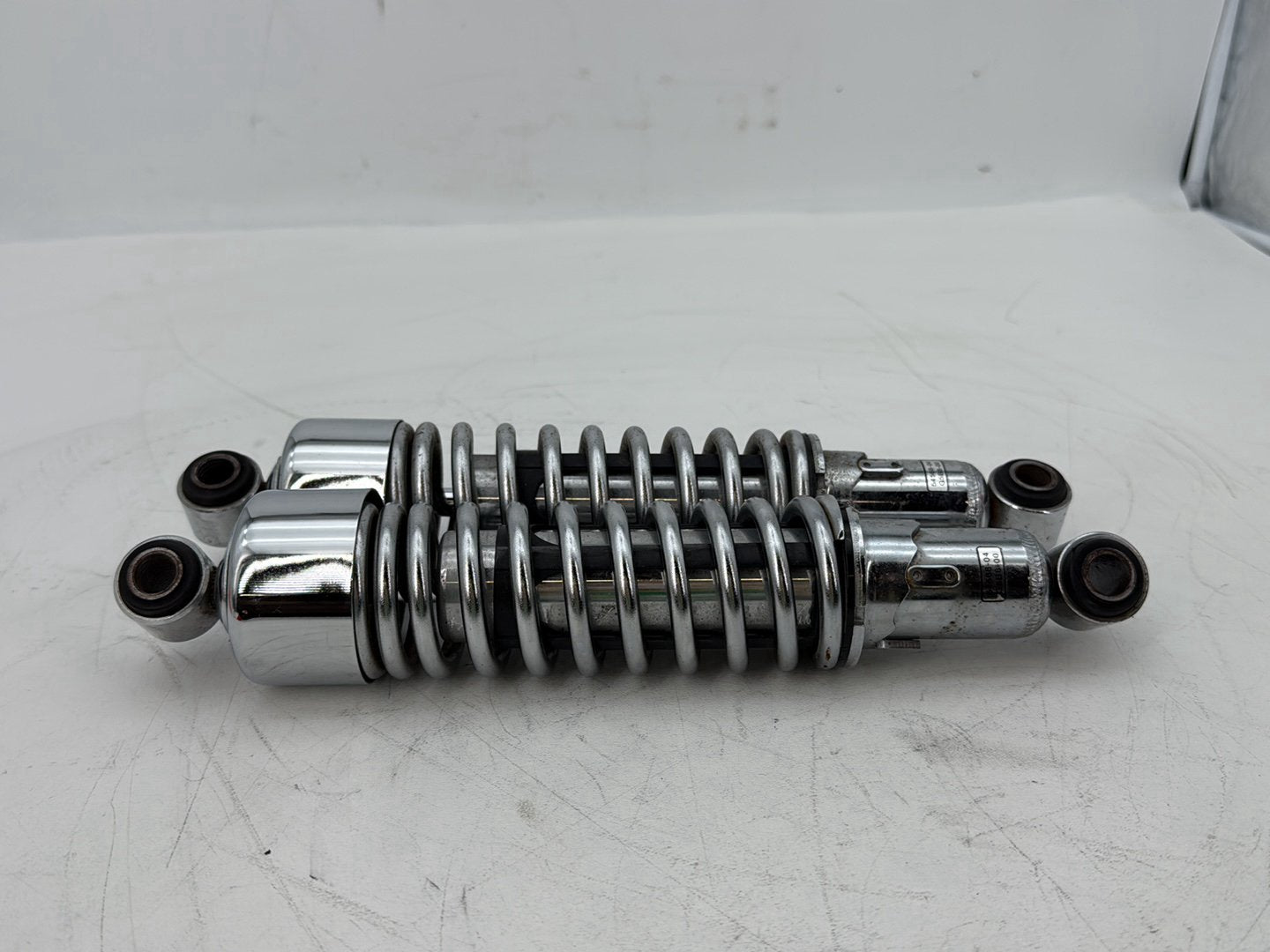 2004 - 2013 Harley-Davidson Sportster 1200 Custom Rear Left Right Shock Absorbers 54568-04