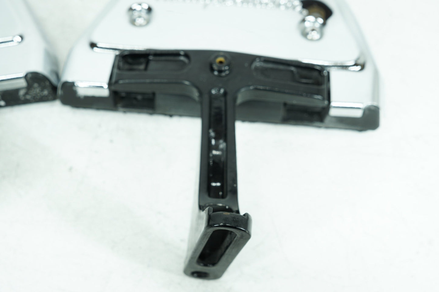 2008 - 2016 Harley-Davidson Touring Electra Glide Ultra Left & Right Passenger Floorboard Foot Rest 50613-91A