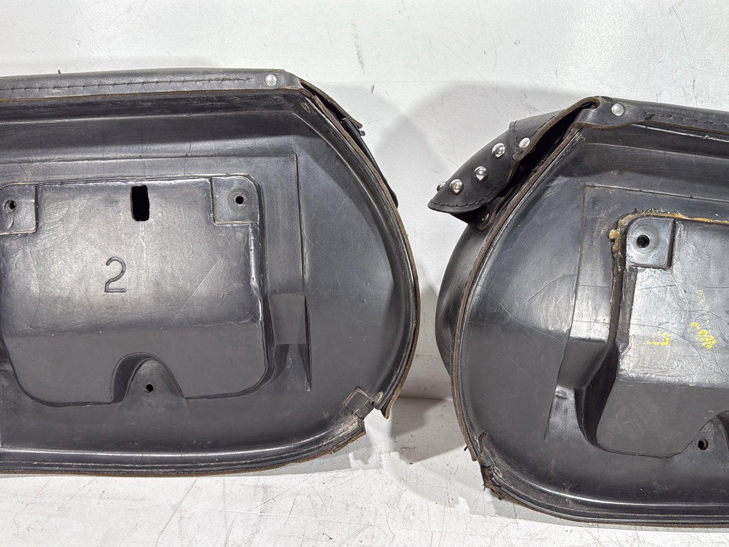 1991 Harley Heritage Softail Classic FLSTC OEM Rear Left Right Saddlebags Luggage Leather