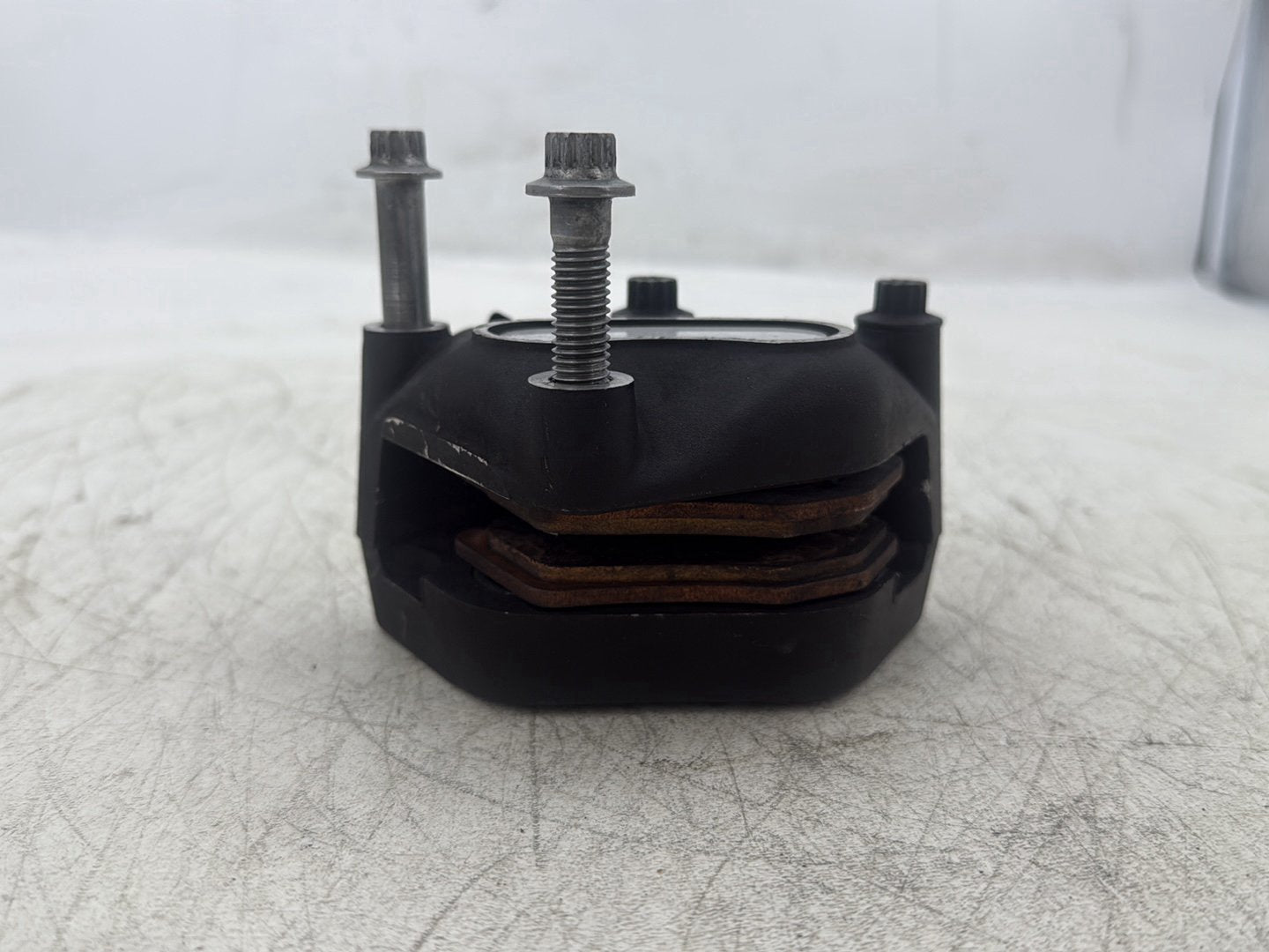 2004 Harley Road King Touring Custom FLHRSI OEM Front Left 1 Brake Caliper