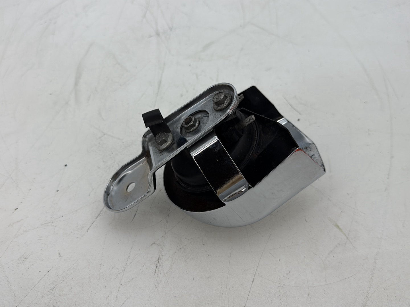 2011 Harley Electra Glide Ultra FLHTK OEM Horn Signal Klaxon Chrome Cover