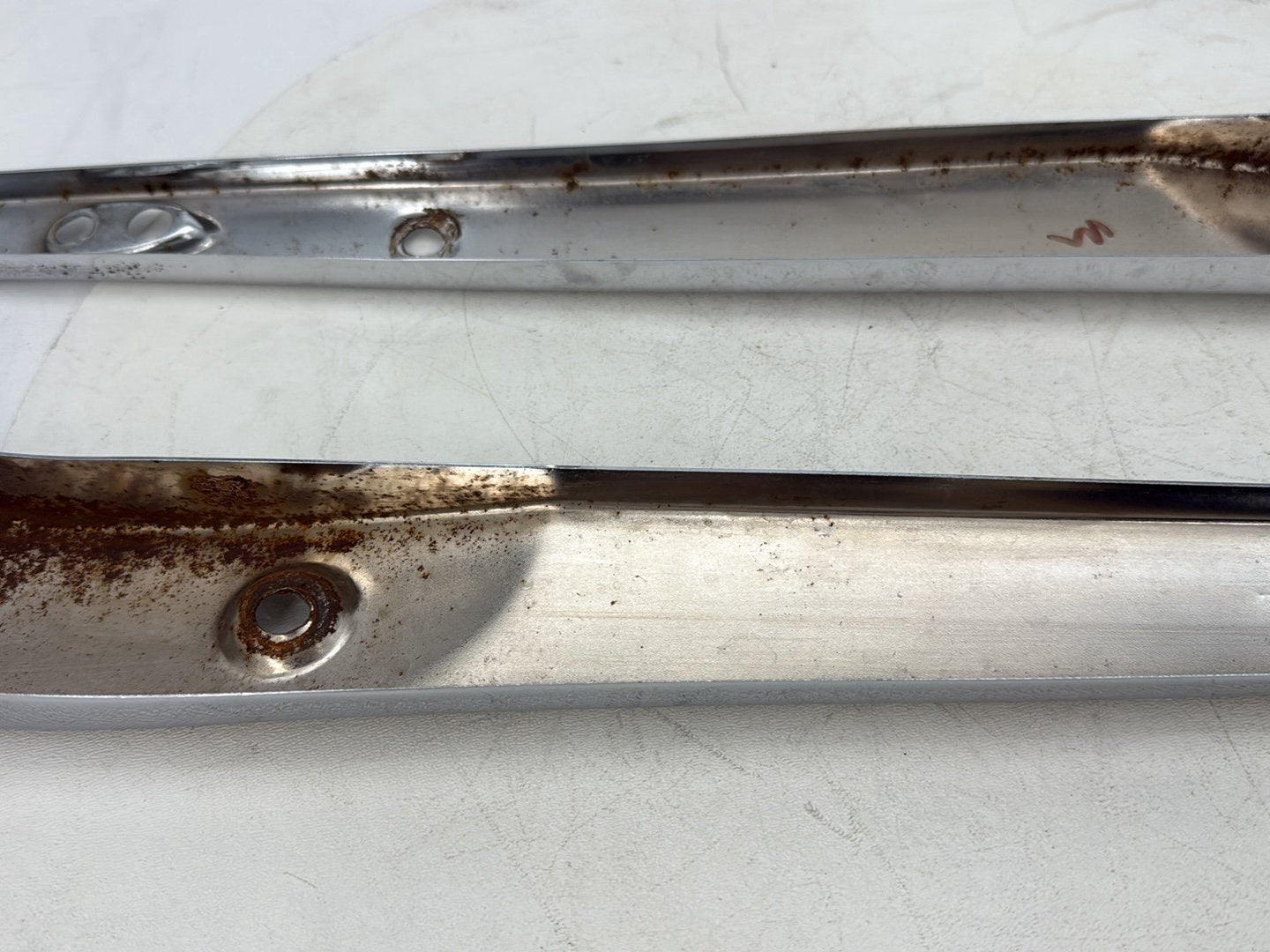 2012 Harley Dyna Fat Bob FXDF 103 OEM Rear Left Right Fender Struts Bracket