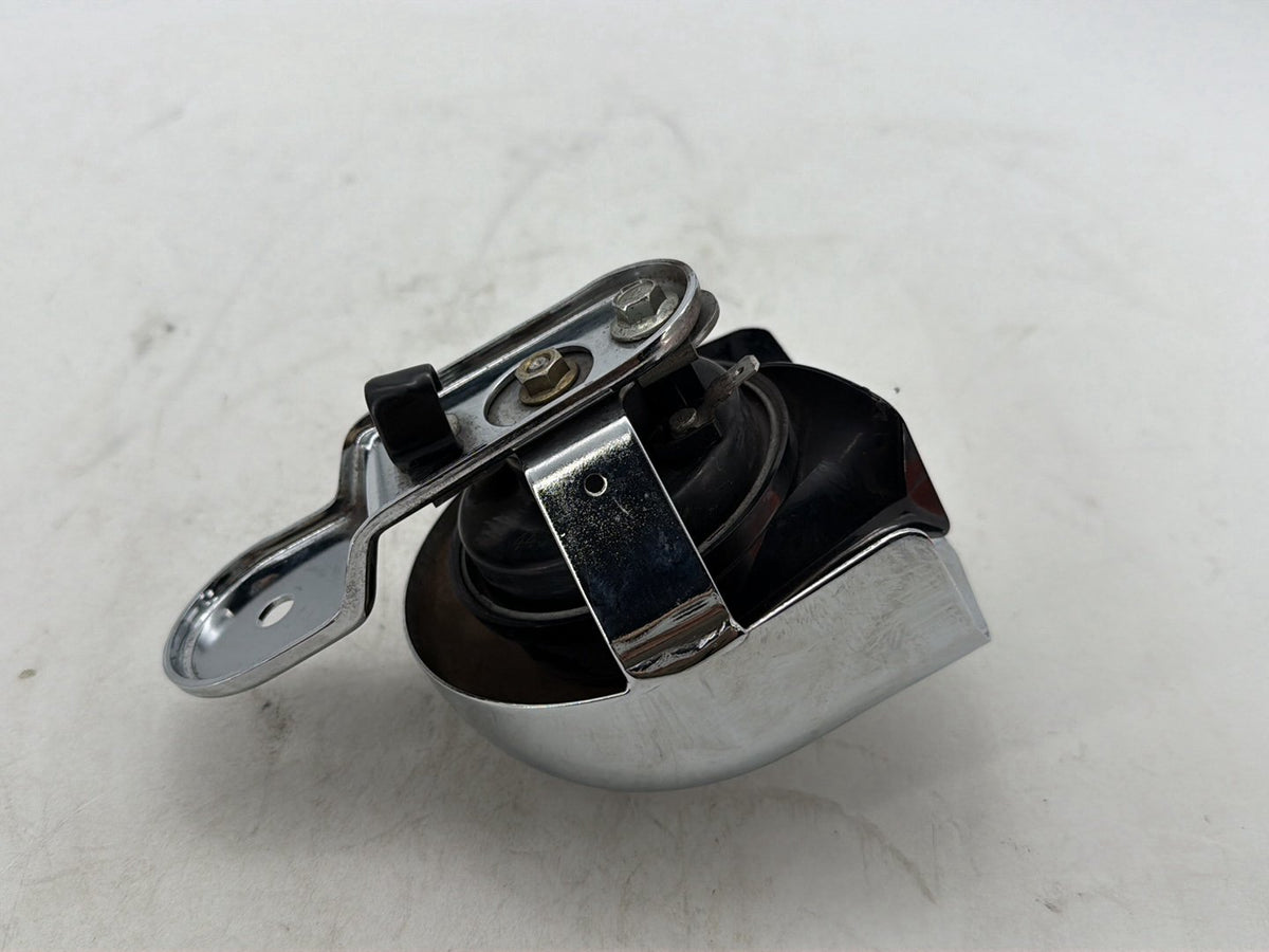 2005 Harley Softail Standard FXST OEM Horn Signal Klaxon Chrome Cover
