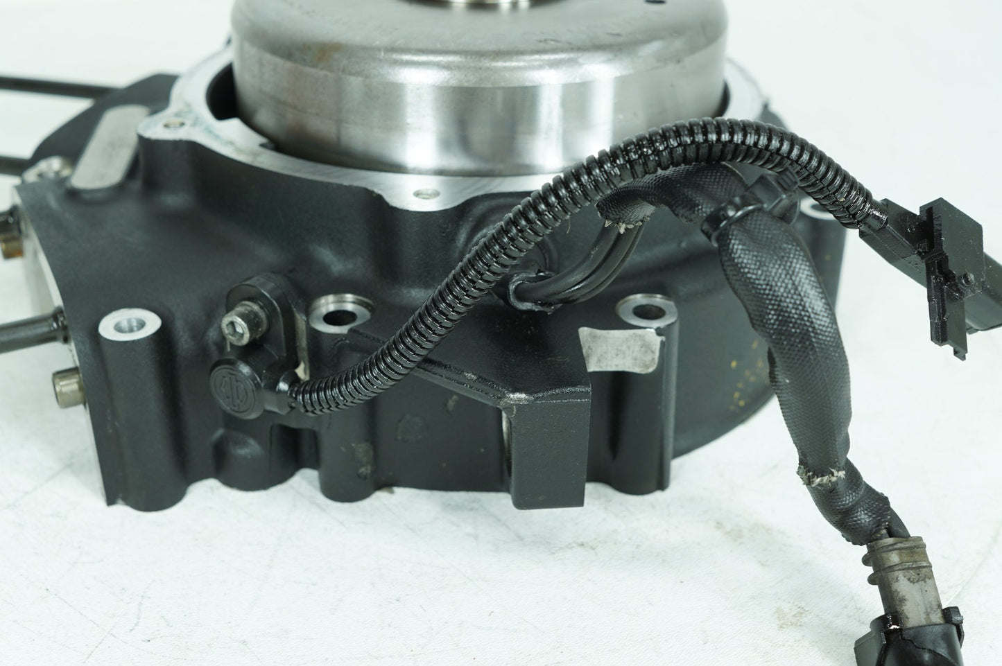 2008 - 2016 Harley-Davidson Touring Road Glide Crankcase Shaft Engine Motor Cover 24649-06