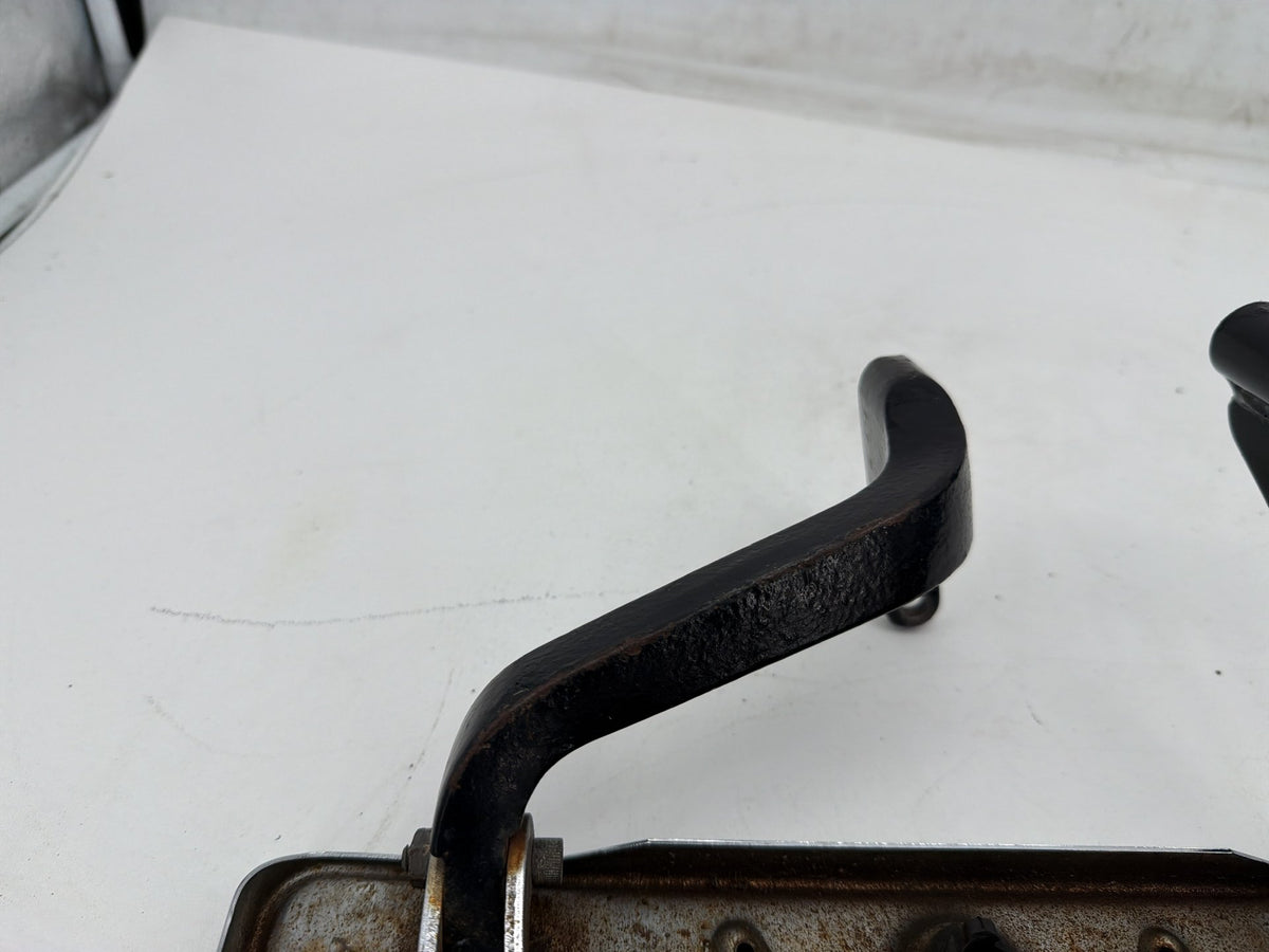 02 Harley Electra Glide Touring FLHT OEM Left Right Driver Floorboard Foot Rest