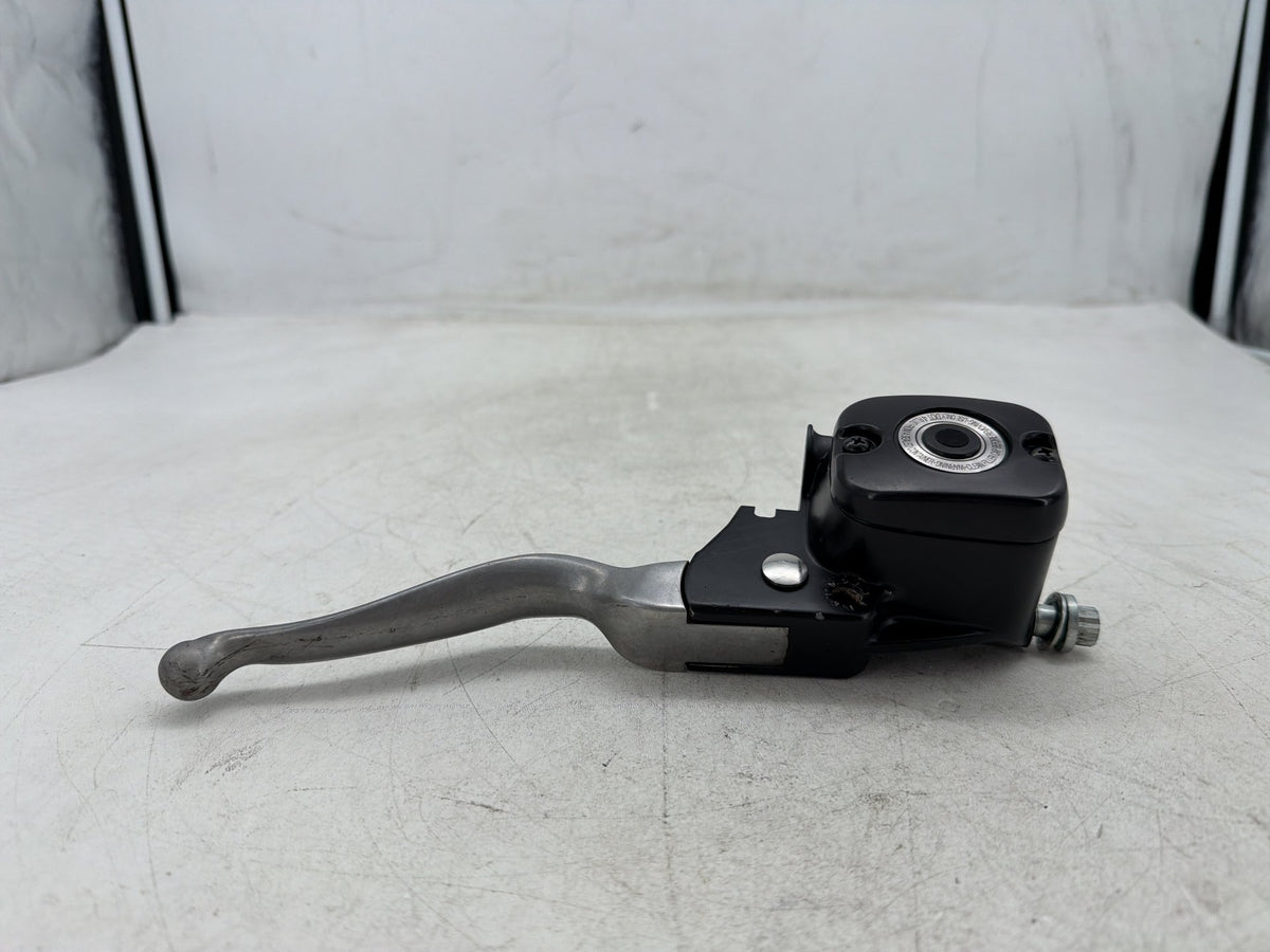 17 Harley Dyna Street Bob OEM Front Right Brake Lever Master Cylinder 9/16" bore
