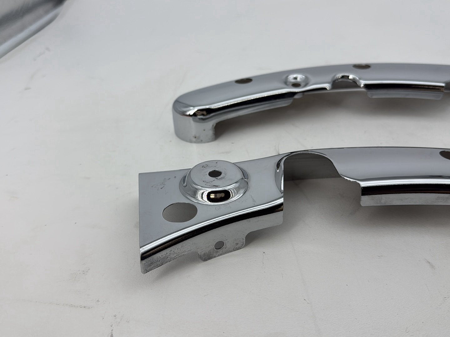 2011 Harley Road King Touring FLHRC Classic OEM Left Right Saddlebag Fender Struts Brackets