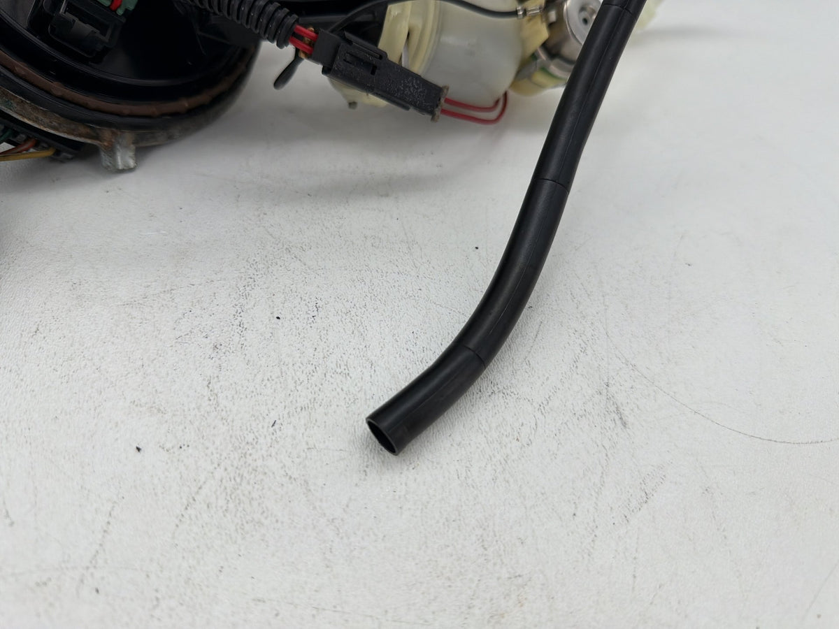 11 Harley Electra Glide Touring Ultra OEM Fuel Pump Gas Gasoline Petrol Sending
