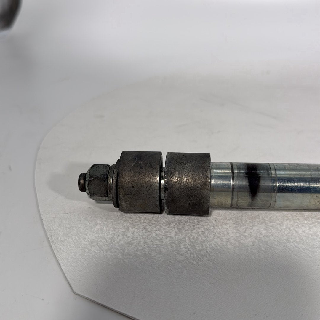 1999 - 2006 Harley-Davidson Touring Electra Glide Classic Front Wheel Axle Bolt Shaft 43364-00