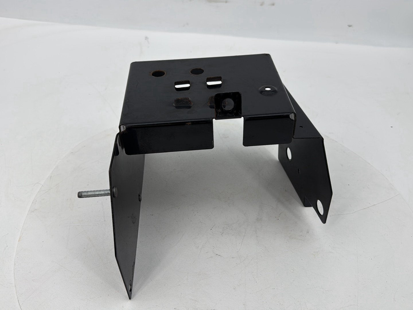 1999 - 2006 Harley-Davidson Touring Electra Glide Battery Tray Bracket Holder Carrier 	66281-02A