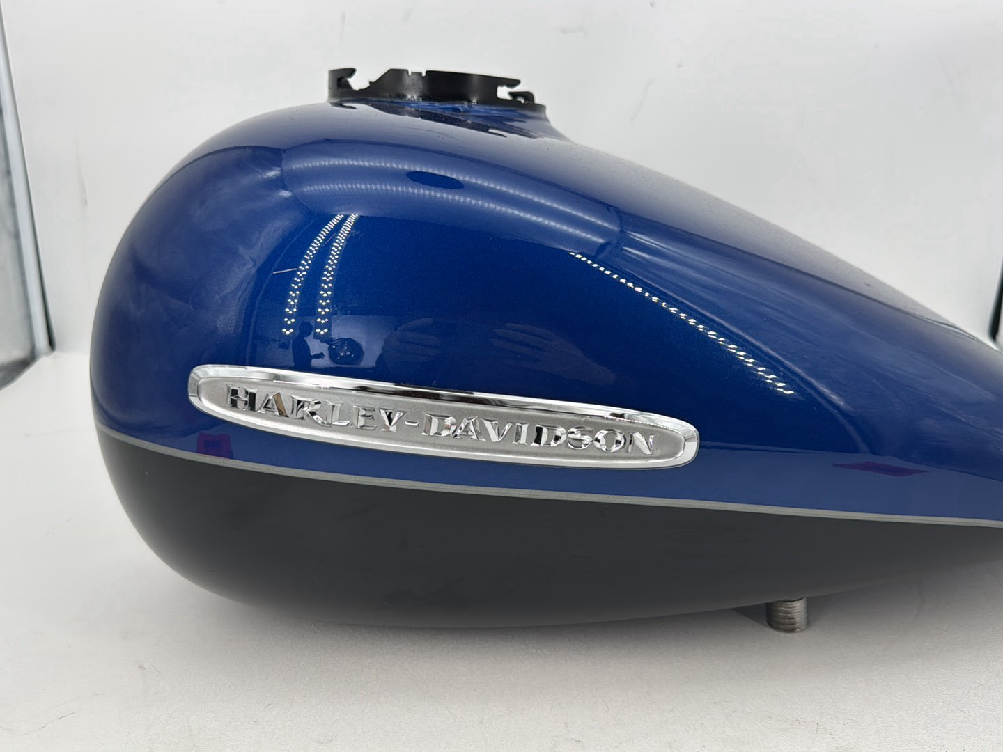 2007 - 2016 Harley-Davidson Touring Electra Glide Ultra Fuel Gas Tank Gasoline Reservoir 61356-08