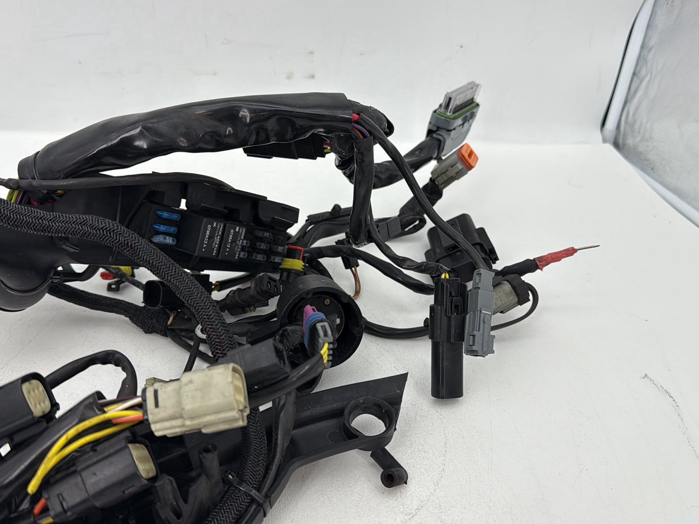 2004 - 2013 Harley-Davidson Sportster 883 Custom Main Wire Wiring Harness Ignition Switch NOKey  	70181-07