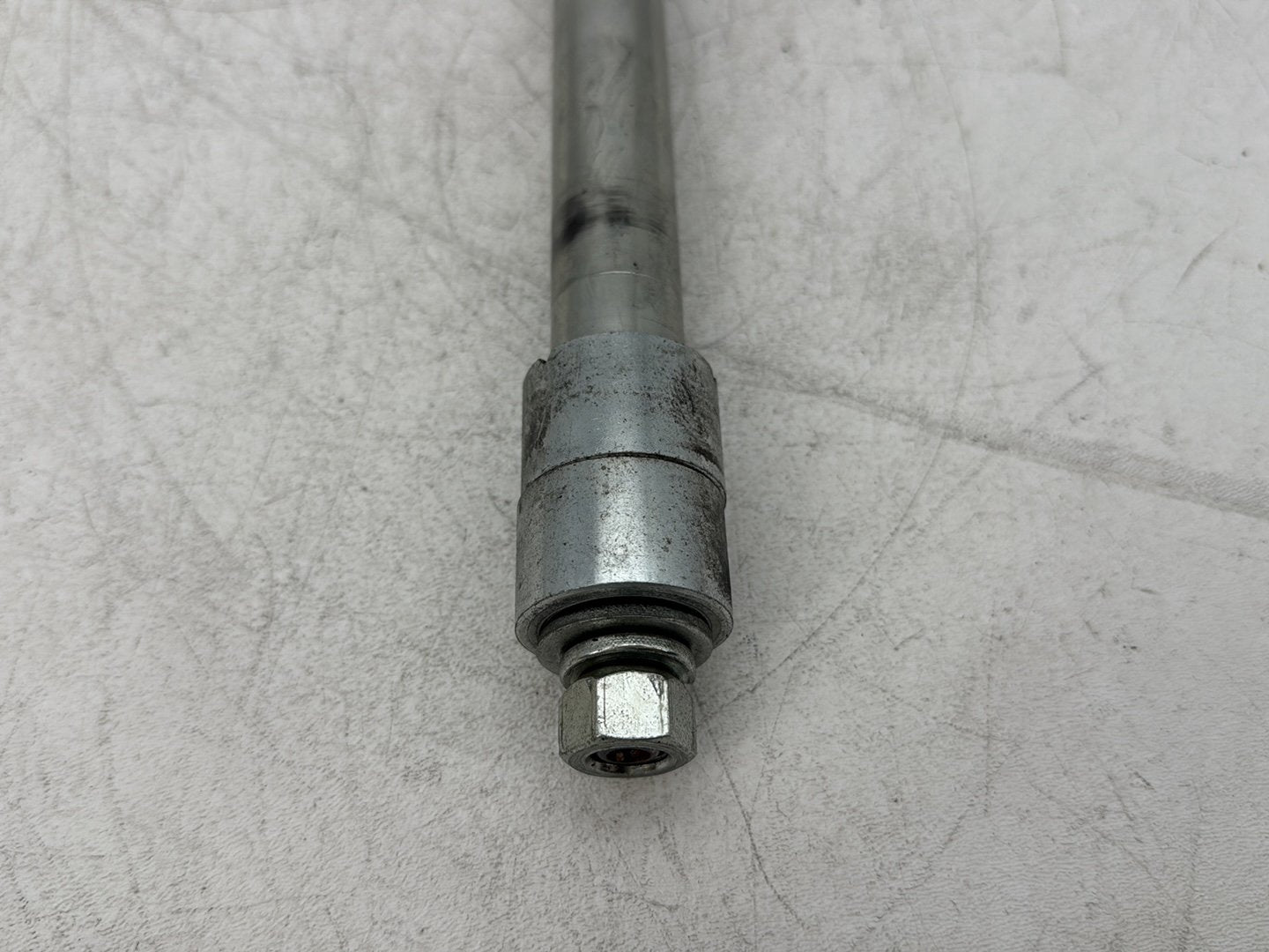 2005 Harley Electra Glide Touring Ultra FLHTCUI OEM Front Wheel Axle Bolt Shaft