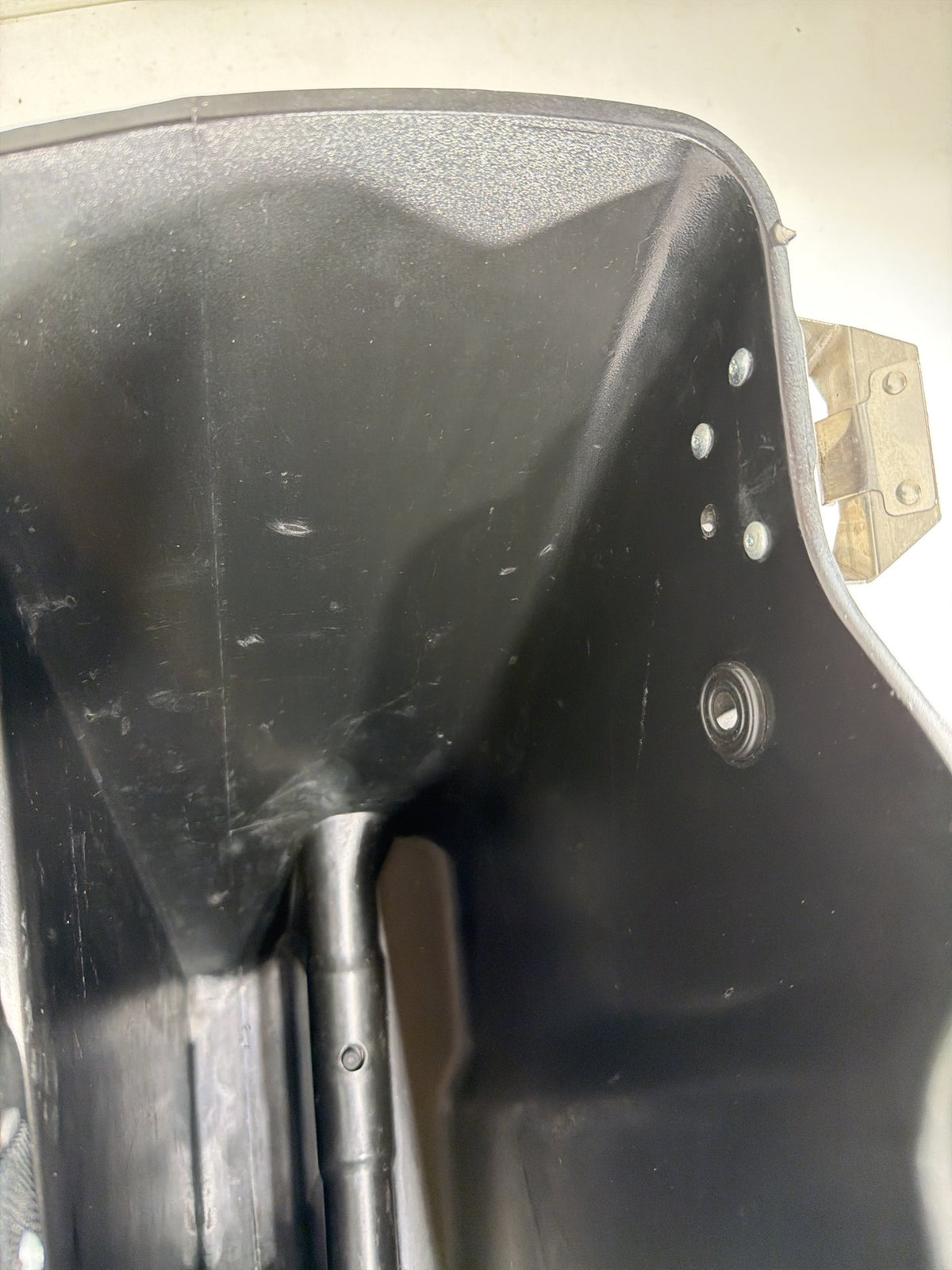 2010 Harley Street Glide Touring FLHX OEM Left 1 Saddlebag Luggage NO Key
