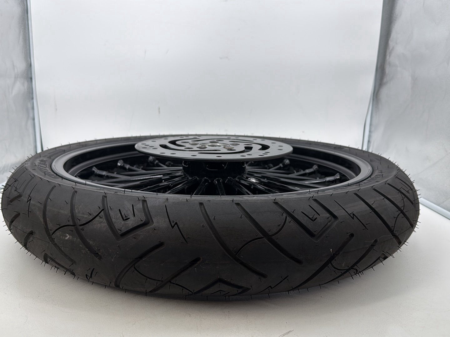 1999 - 2006 Harley-Davidson Touring Electra Glide Front Wheel Rim Tire 120/70-21 М/С 68V
