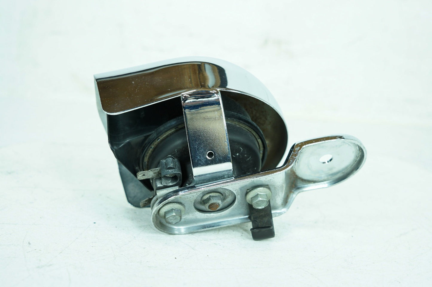 2007 - 2017 Harley-Davidson Dyna Low Rider Horn Signal Klaxon Chrome Cover 69012-93A