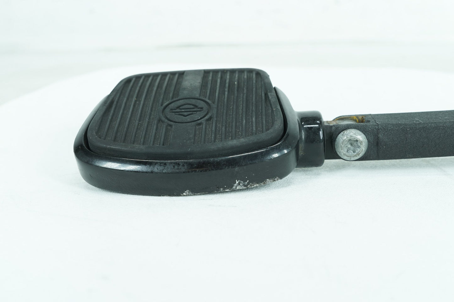 2007 - 2017 Harley-Davidson Dyna Fat Bob Rear Passenger 1 Foot Peg Step Rest 49224-06A