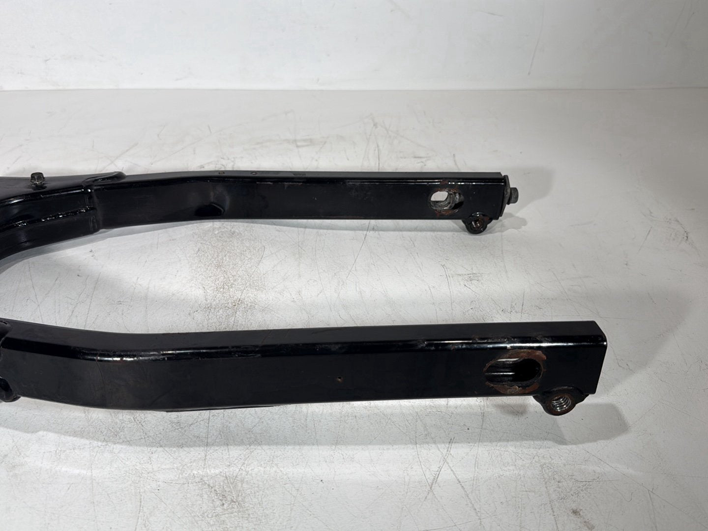 1999 - 2006 Harley-Davidson Touring Road King Police Rear Fork Swingarm Swing Arm  	47549-00