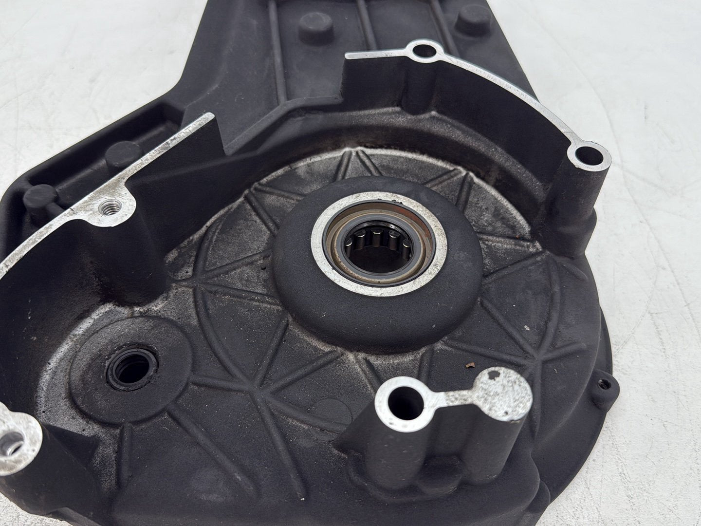 2005 Harley Electra Glide Touring Ultra FLHTCUI OEM Inner Primary Clutch Cover